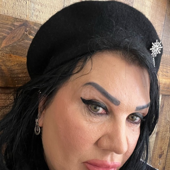 Cute beret - Picture 3 of 5